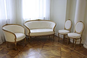 антикварный гарнитур мягкой мебели